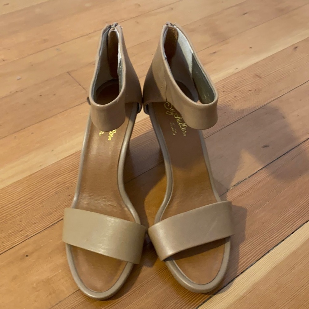 Seychelles heels